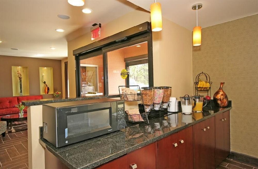 Red Roof Inn Raleigh North-Crabtree Mall-Lenovo Center Restaurant foto