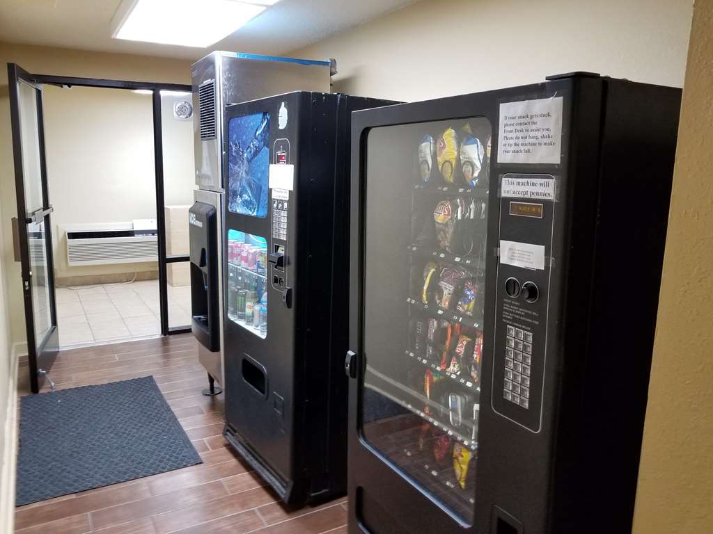 Red Roof Inn Raleigh North-Crabtree Mall-Lenovo Center Einrichtungen foto